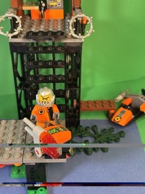 LEGO Agents Swamp Raid 8632 Vintage 231pcs 2008 missing pcs.