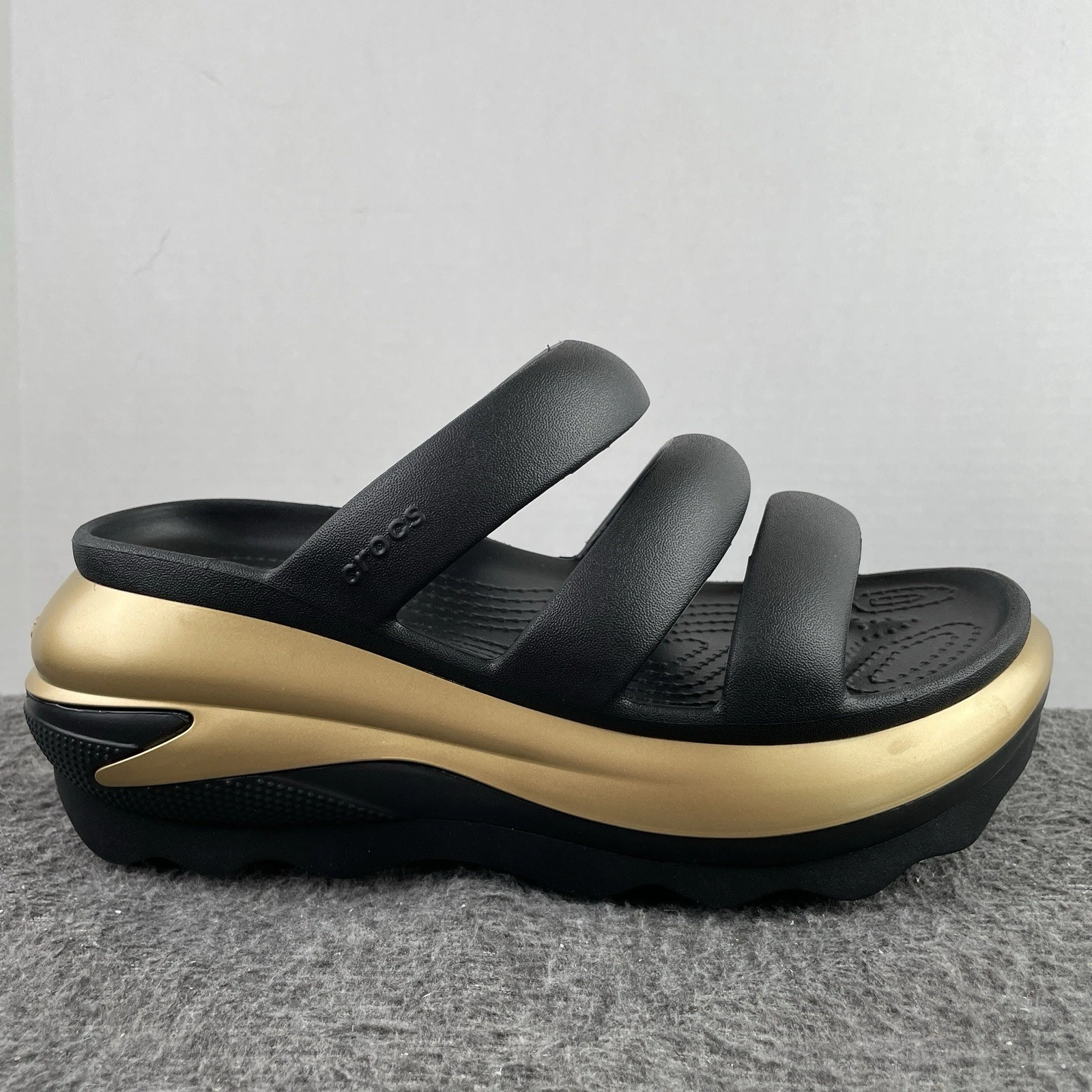 Crocs Mega Crush Metallic Black/Gold Triple Strap Sandal Women's 8 Men's 6 NWT