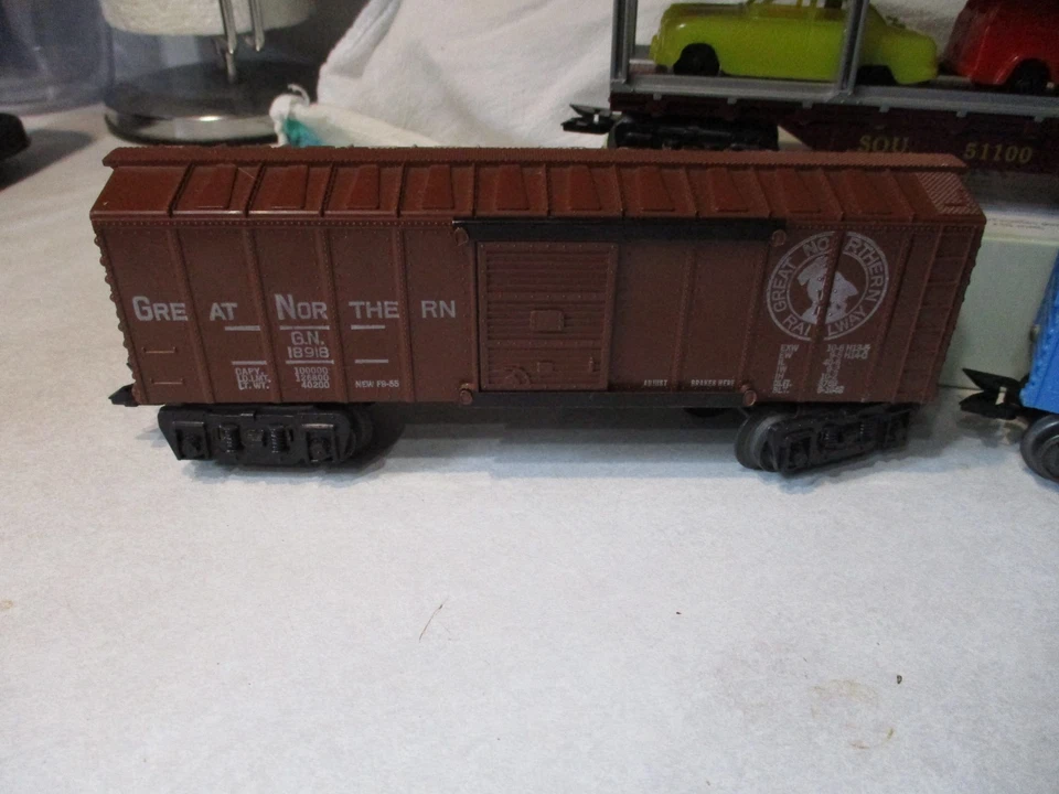 4 Clean Marx boxcars ,Brown GN,Blue BM,Auto rack,original autos,empty flat - Image 2 of 3
