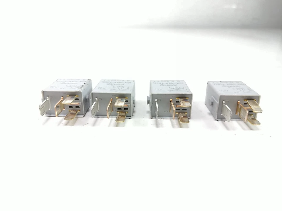 11 relé BMW S1000RR 992188 CANTIDAD 1 Foto 3 de 4