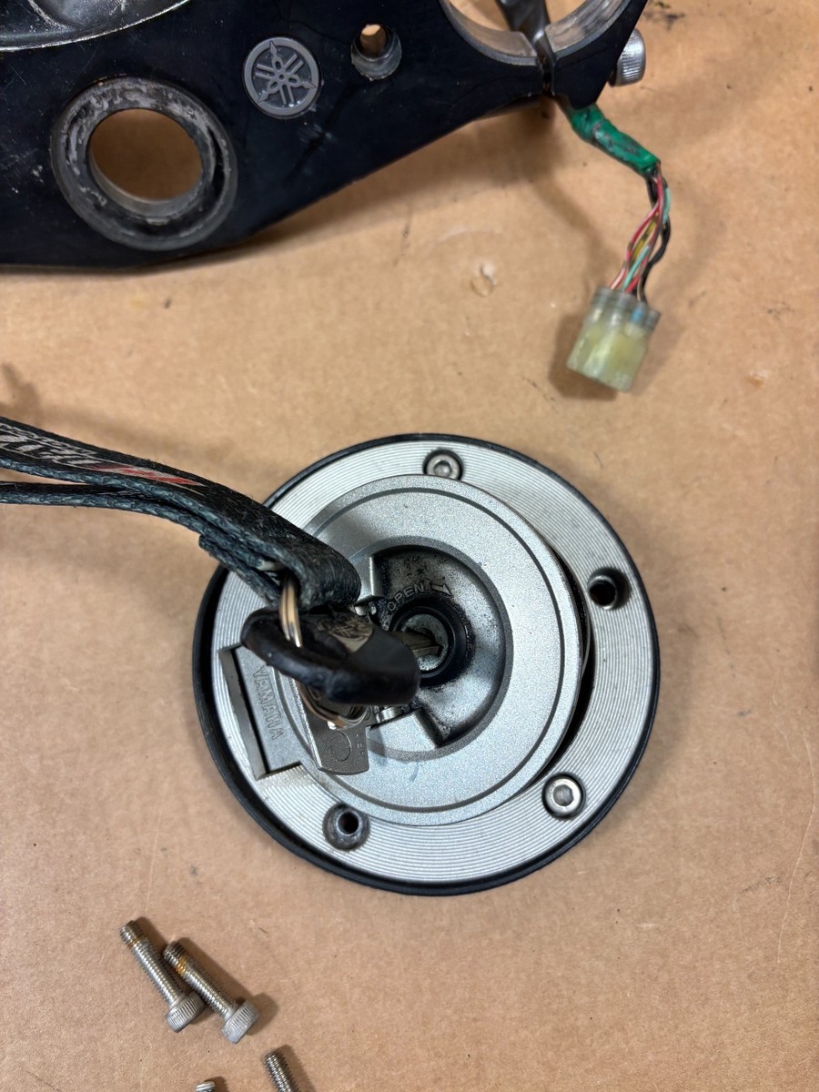 04 05 06 YAMAHA YZFR1 YZF-R1 OEM KEY IGNITION ECU ECM CDI GAS CAP