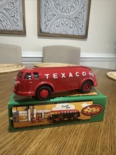 Texaco 1934 Diamond "T" Tanker die cast Bank