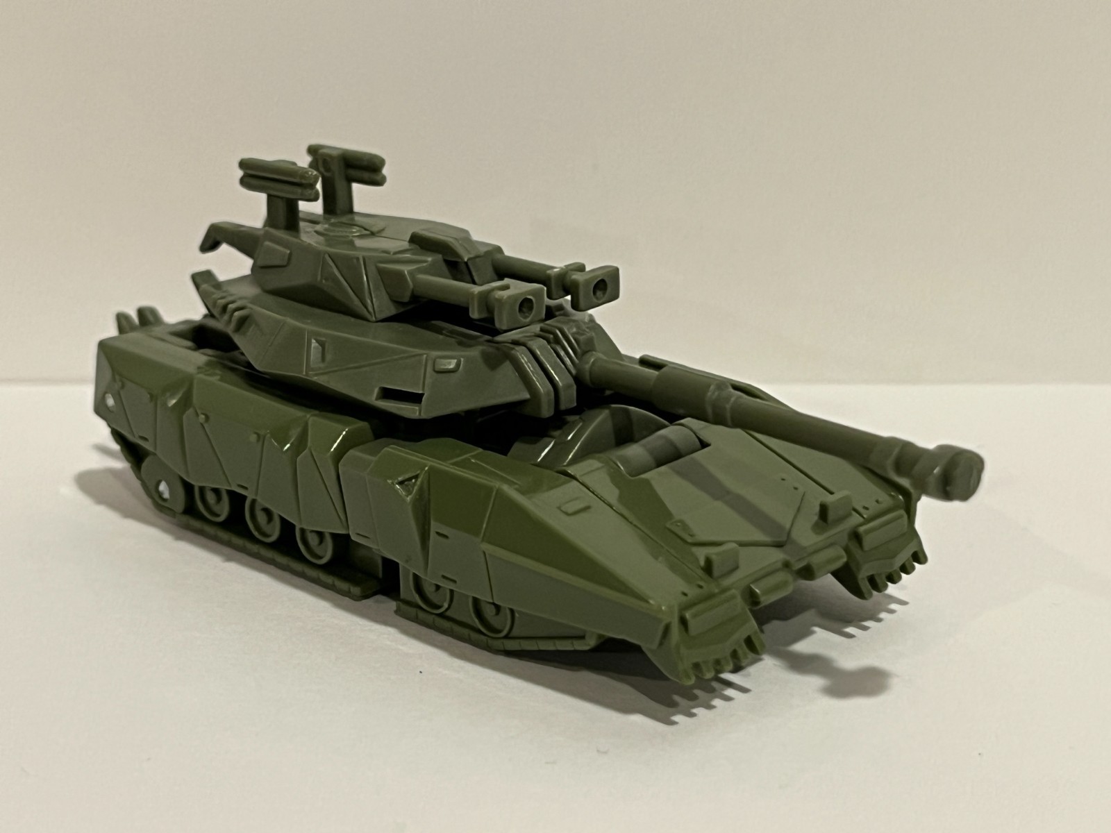 2007 Transformers Movie Legends Class Decepticon BRAWL Tank 
