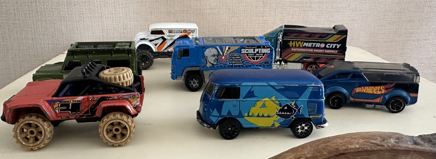 Lot Of 7 Hot Wheels & Match Box Custom Bronco Delivery Van Trucks Land Rover