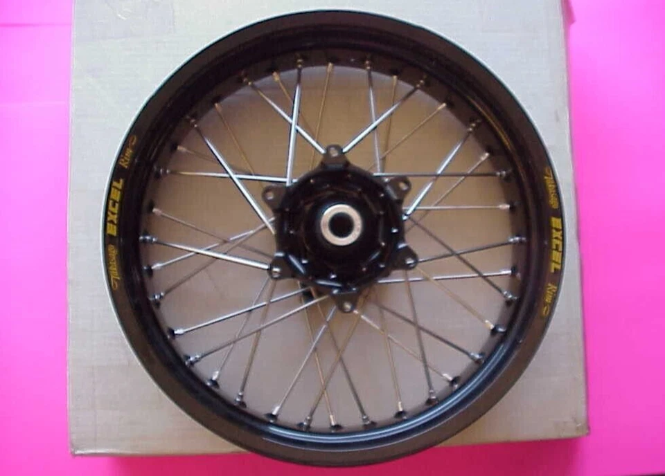 03-06 Rueda trasera Kawasaki KX125 KX250F KX450F RMZ250 Talon negra 17X4,25 Foto 2 de 3