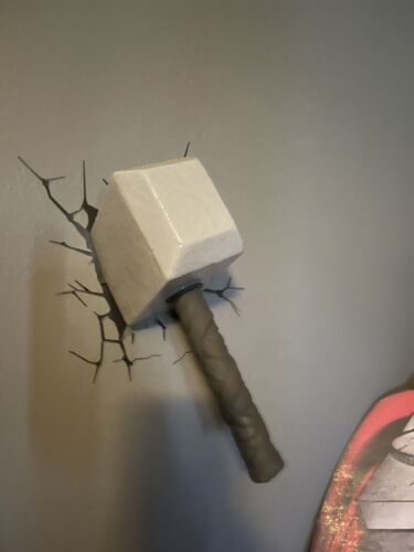 Marvel Avengers Thor Hammer Mjolnir 3D Lighted Wall Decor - Photo 1/1