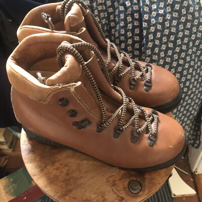 womens BERGHAUS walking boots - size 40 Good condition