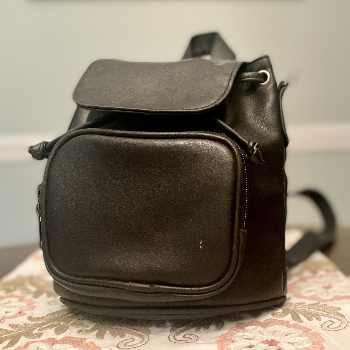 M. London Vintage Black Leather Patinaed Backpack Multi Pocket Drawstring Close Vintage M. London Leather Backpack - Etsy main image 2