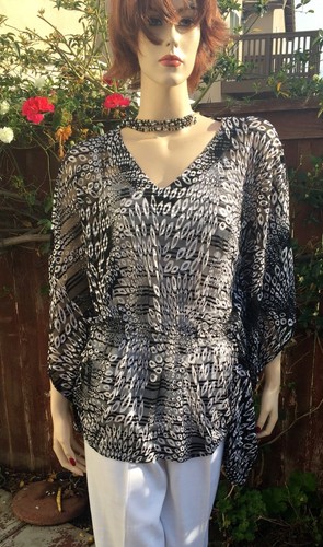 Women's New ARIS.A Tunic Top Blouse Black Animal Print LS Polyester Sz M - Picture 2 of 10