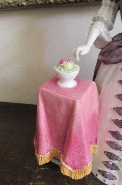 Royal Doulton England Porcelain Figurine 4474 Queen Mary II - Image 4 of 4