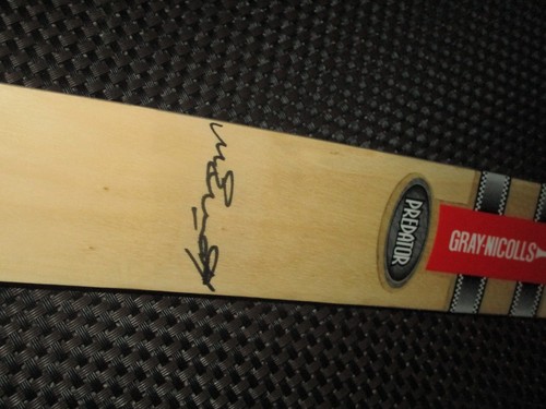 Matthew Elliott (Australia) signed Gray Nicolls Predator Mini Cricket Bat + COA - Picture 2 of 2