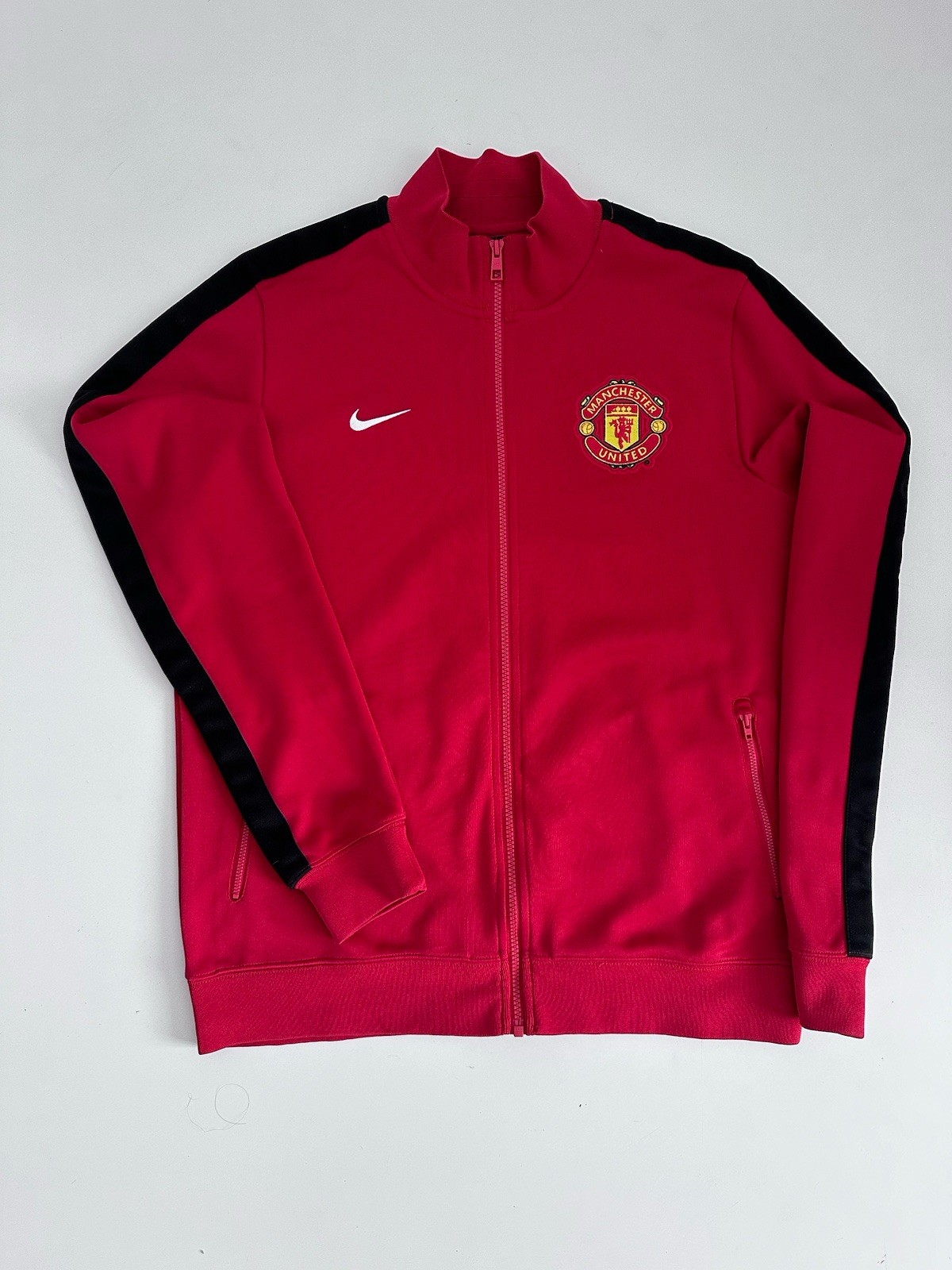 SACAI X NIKE Giacca calcio Nike Manchester United calcio pista top rosso zip uomo taglia L
