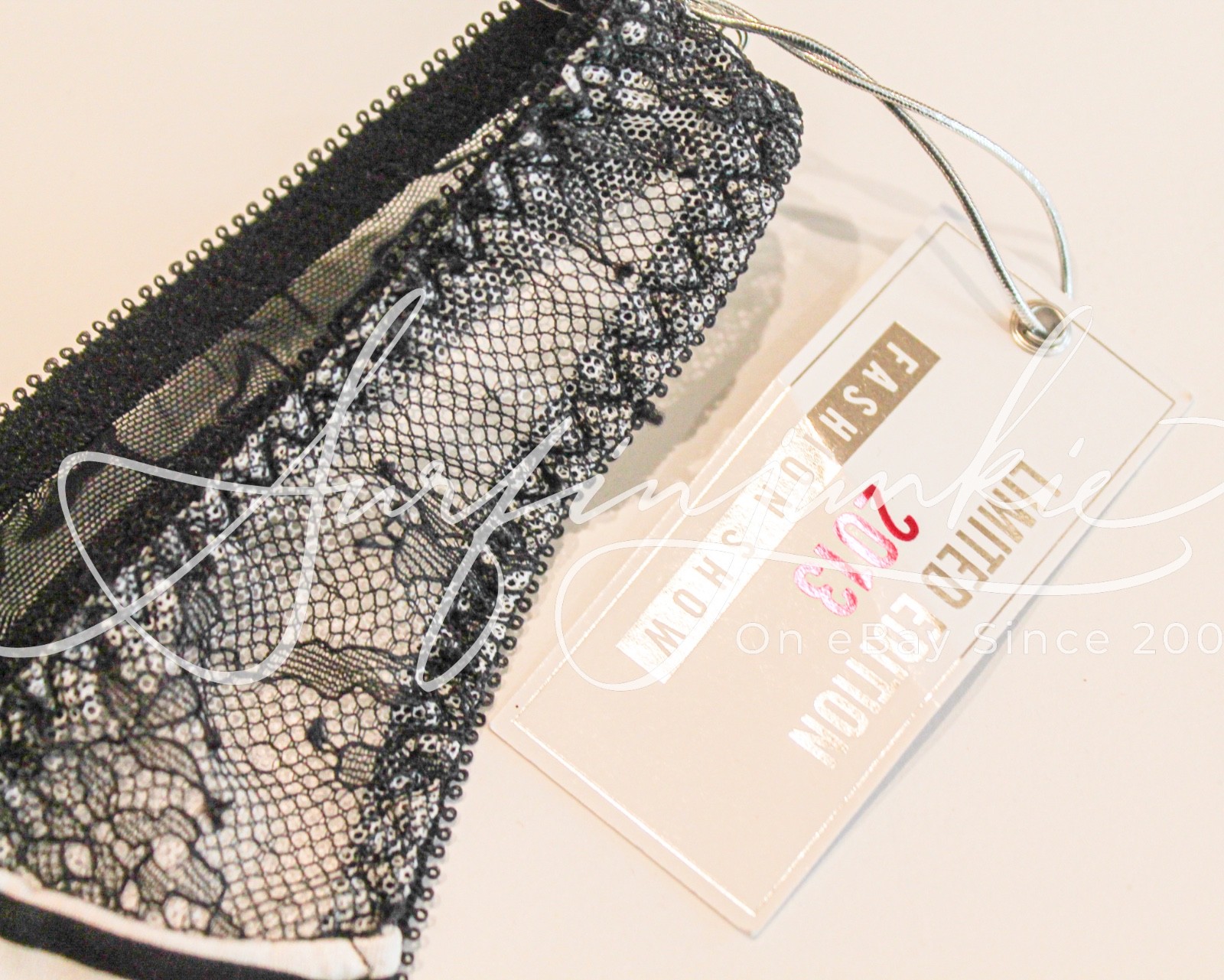 Victoria's Secret Vintage Panties Panty Lace Thong Bikini Fashion 2013 Medium M