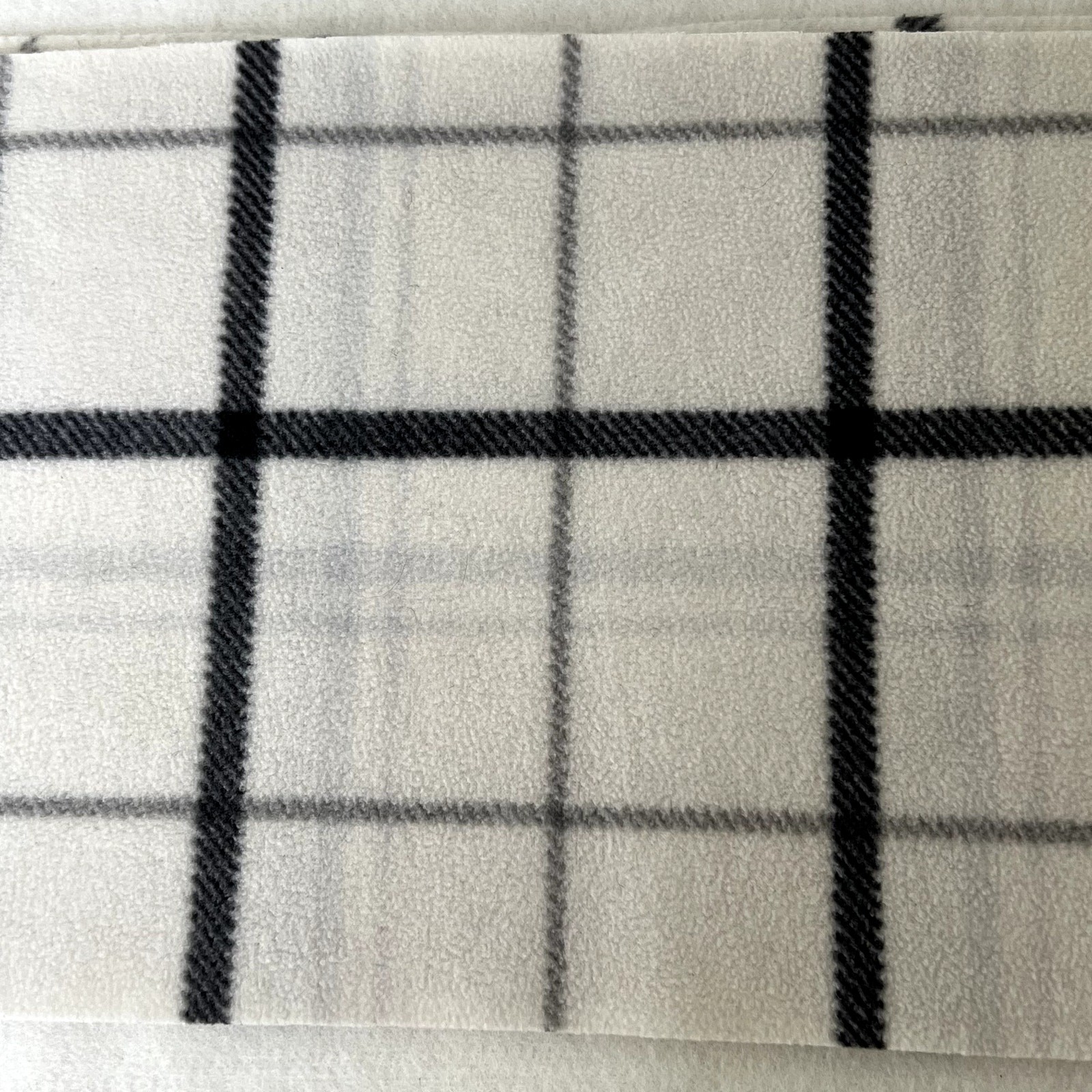 Old Navy White Plaid Patterned Infinity Scarf - image 4