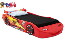 Disney/Pixar Cars Lightning McQueen Twin Bed by Delta Children