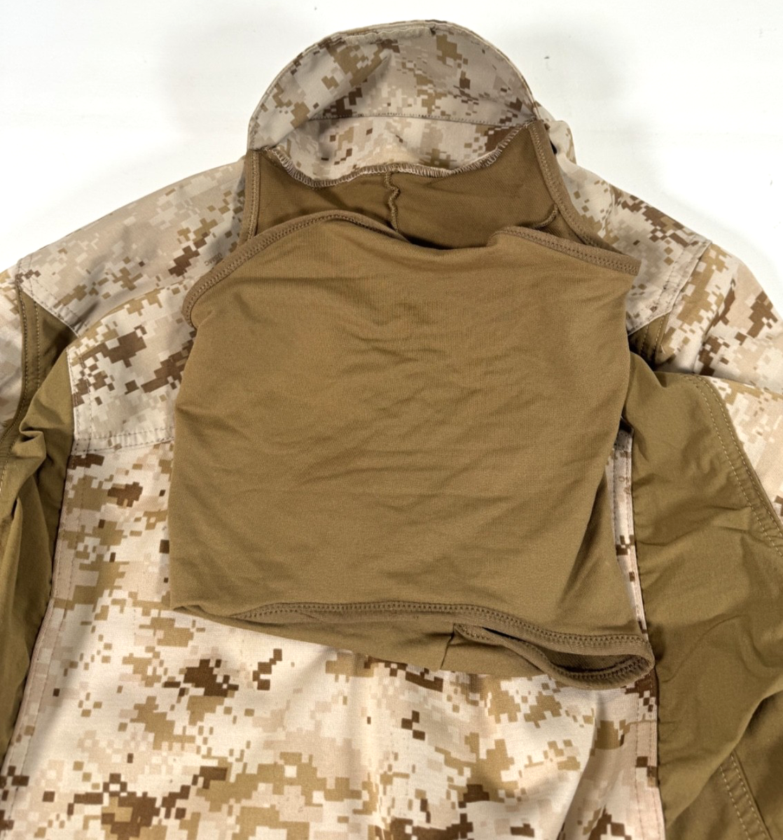 送料無料　米軍　海兵隊 COMBAT DESERT JACKET 180s USMC Combat Desert Jacket CDJ 180S Soft Shell MARPAT Size Medium