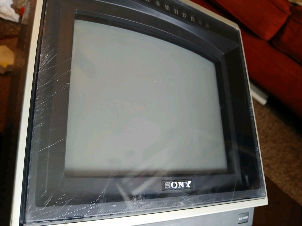 Vintage SONY Trinitron KV-9400 CRT 9in Color TV Japan 1985 Retro