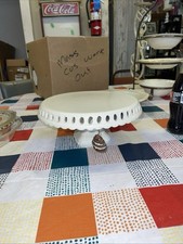 WMG 2006 White 10  Diameter Pedestal Display/...