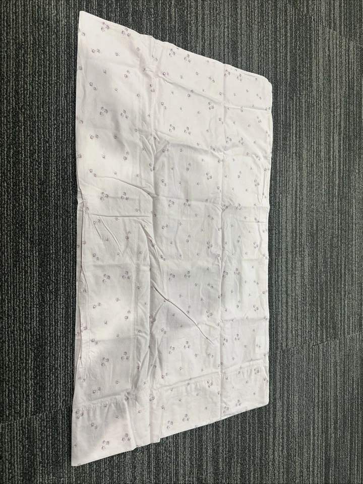 Rachel Ashwell Simply Shabby Chic Ditsy Rose Rosebuds On Pink Queen Sheet Set - Image 3 of 4