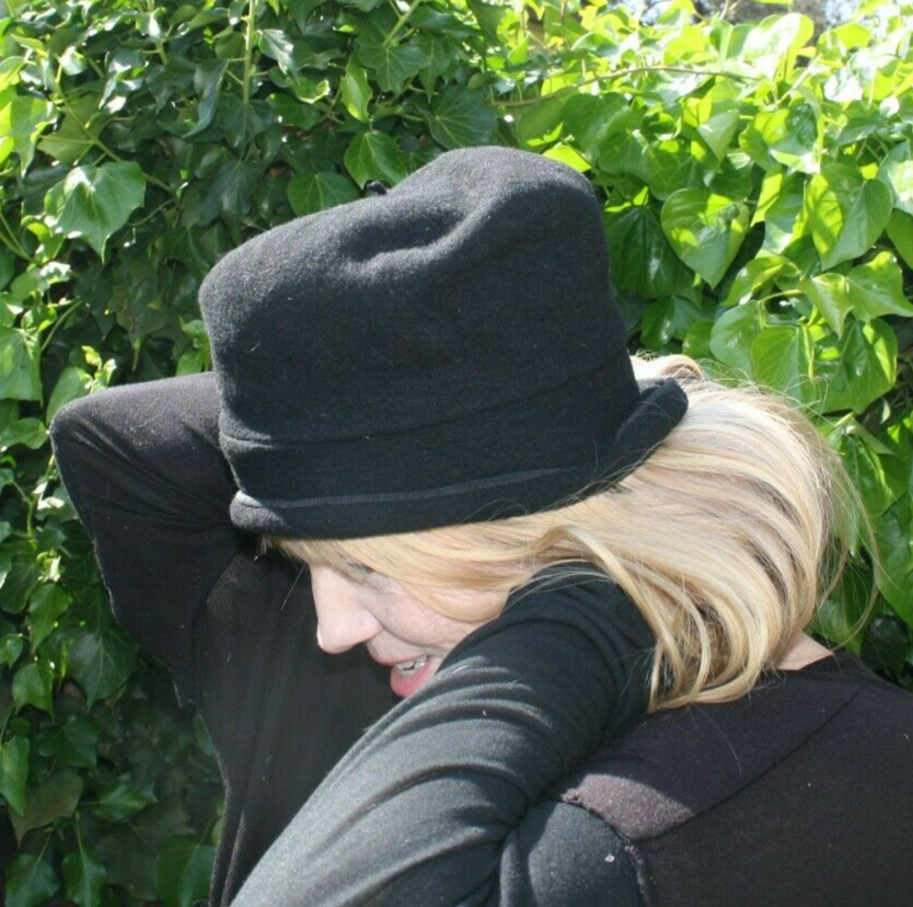 Jean-Charles Brosseau Made In France Wool Hat with Flower Accent Vintage Jean Charles Brosseau Paris Black Wool Beret Hat | eBay main image 2