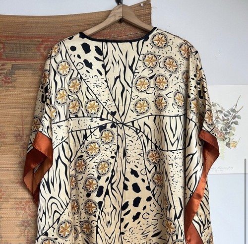 90’s Vtg Animal Print Satin Caftan Womens Free Size - Picture 8 of 8