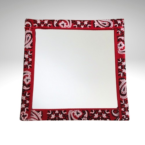 Roter Bandana Magnetspiegel 4 x 4 Zoll ideal für Spind, Fitnessstudio, Kühlschrank Magnettafel - Bild 1 von 7