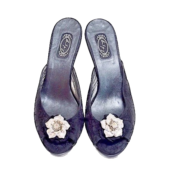 - 🏷️ Mulas/Diapositivas Nicole Salpinas Negras Nuevas con Etiquetas en Caja. Foto 4 de 4