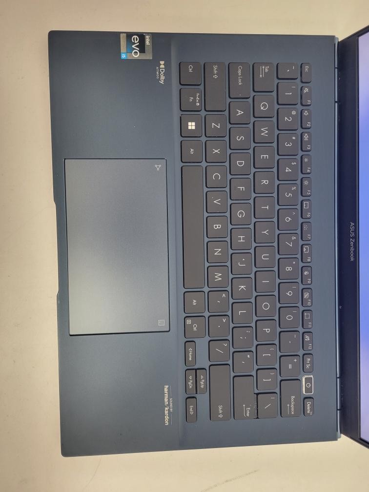 ASUS ZENBOOK Q409Z, 15-Inch Laptop, with Not Specified, Windows 11 Home