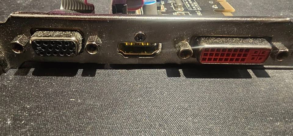 XFX AMD Radeon HD6450 625M 512MB DDR3 PCI-E Video Card HD-645X-YN VPEACEDAR2PS4 - Image 2 of 4