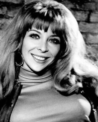 Angelique Pettyjohn busty portrait of Shahna from Star Trek 11x14 photo