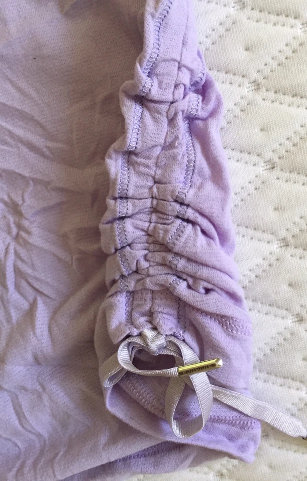 NWOT LULULEMON "Some-Like-It-Hot" Yoga Top Size 6  - Image 4 of 4