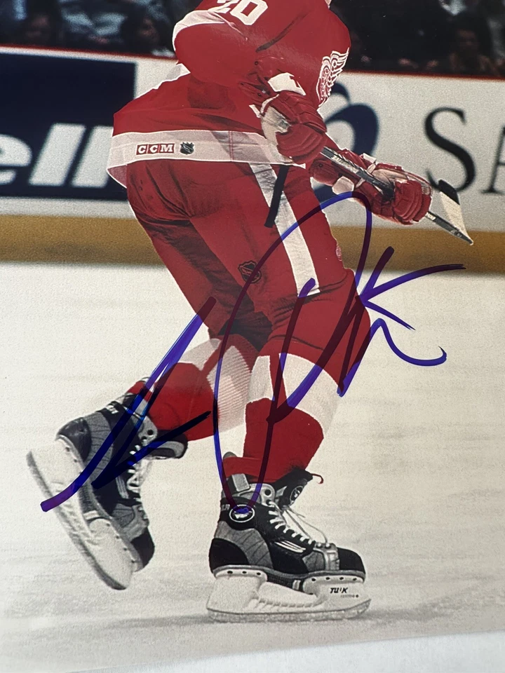 Luc Robitaille Signed 8x10 Photo Detroit Red Wings HOF Authentic Autograph NHL - Image 2 of 4