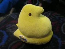VINTAGE EASTER 2005 PEEPS CHICK PLUSH WITH WHEELS YELLOW 4 X 5