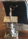 Vintage Wells Sterling Silver Couple At Wishing Well Charm Man Woman Hearts — photo 3