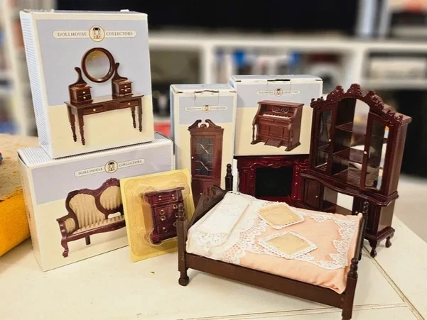 Set Camino Con Poltrona E Poggiapiedi In Miniatura Scala 1:12 | Grigio | Minimum World Per Casa Delle Bambole