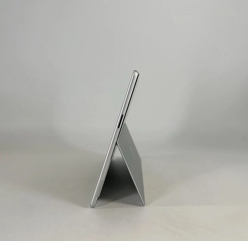 Surface Pro 9 I7 1TB Storage 32gb RAM Excellent Condition Same-Day Shipping - Image 3 of 4