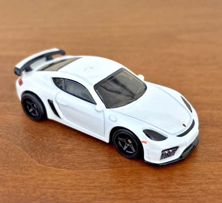 Coche diecast Hot Wheels Premium Fast & Furious Porsche 718 Cayman GT4 en blanco Foto 2 de 4
