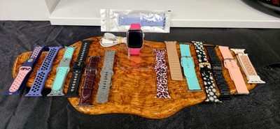 Apple Watch SE (2nd Gen) 40mm With Xtra Bands