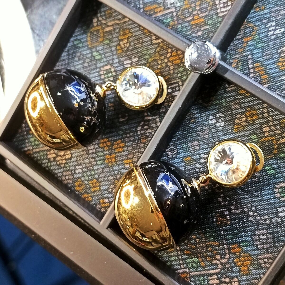 Garavani Valentino Gold & BlackTone With Crystal Clip On