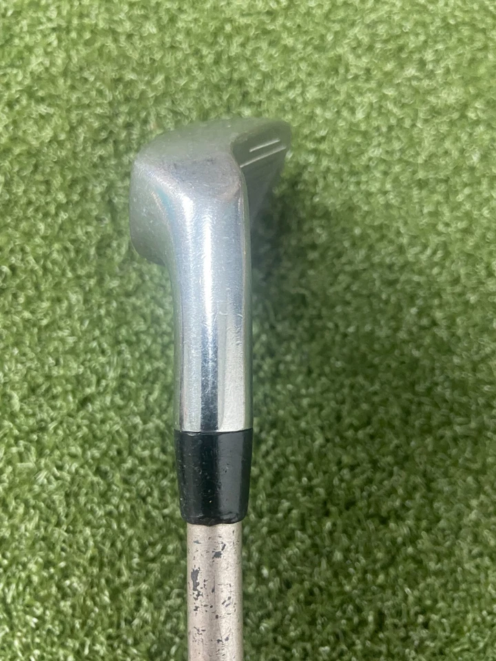 Affinity  Ladies Chipping Iron  RH / Women's Graphite ~34.5" / Good Grip /mm7658 - Image 4 of 4