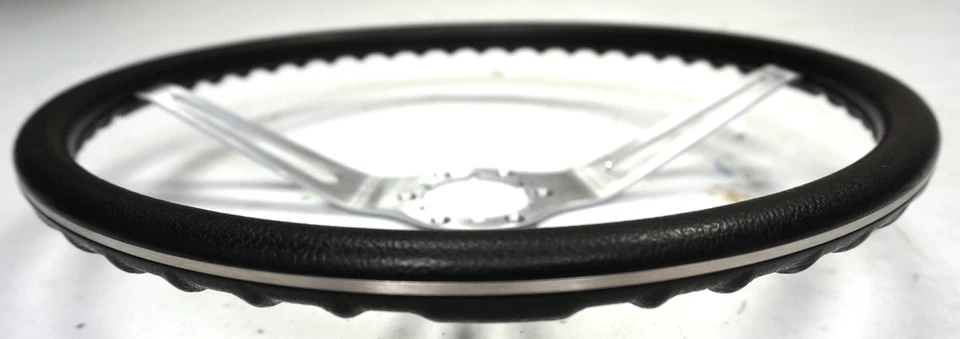 1969-1975 Chevy Corvette C3 Steering Wheel Used Black W/Stainless Spokes Nice - Изображение 3 из 4