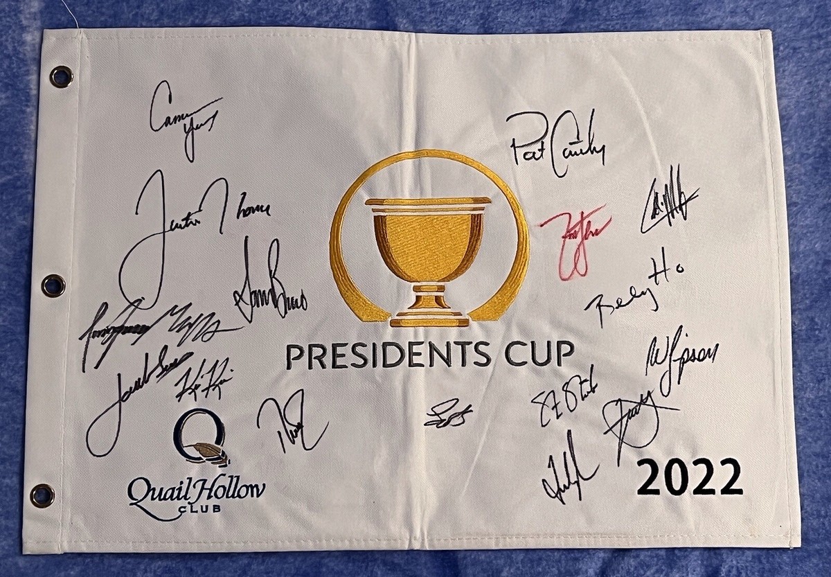 2022 PRESIDENTS CUP TEAM USA SIGNED FLAG PLAYER CAPTAINS ENTIRE