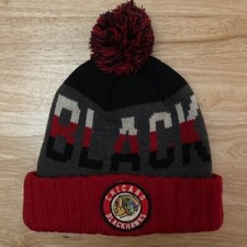 NWOT CHICAGO BLACKHAWKS NHL Officially Licensed Red Winter Knit Hat Beanie Cap