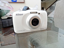 NIKON COOLPIX S33 WATERPROOF SHOCK PROOF COMPACT WORKING DIGITAL CAMERA 13.1 MGP