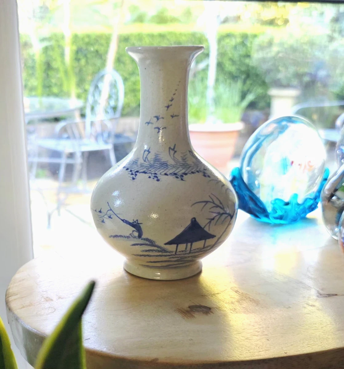 Chinese Japanese Asian vase porcelain pottery ceramic