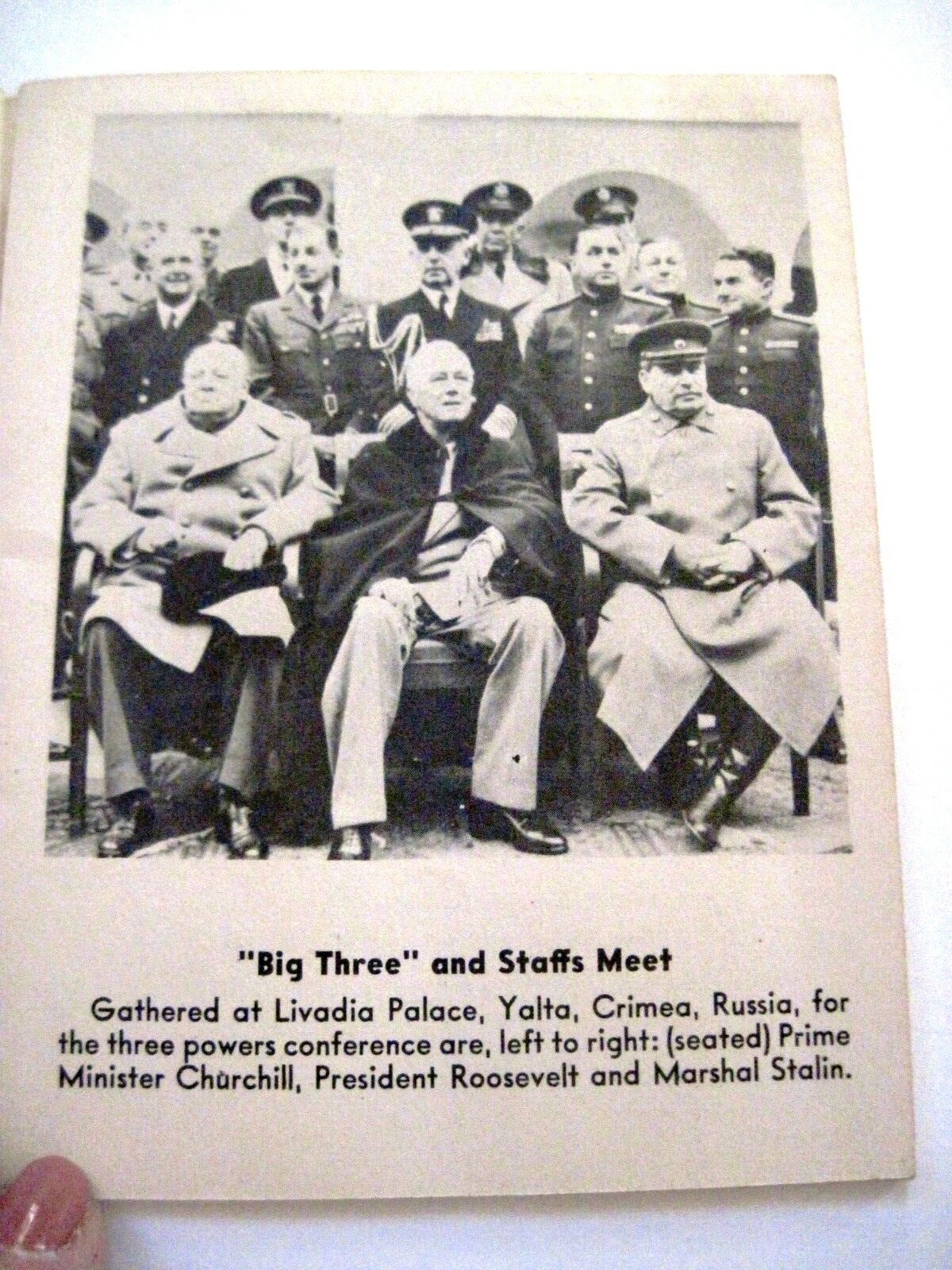 WWII Advertising Booklet "Outstanding Pictures of WWII" for "Beyer