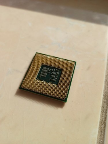 Intel Core i3 380M Mobile 2.5 GT/s FSB Sockel G1 PGA988 988-pin micro-FCPGA TOP - Zdjęcie 2 z 3