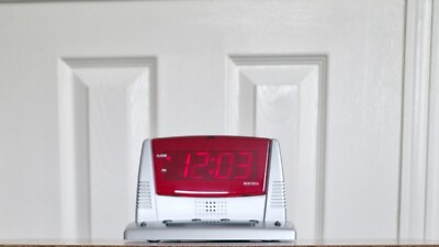 Réveil Zeon Tech – Space Age, Années 90, Argent/rouge, électronique Rare