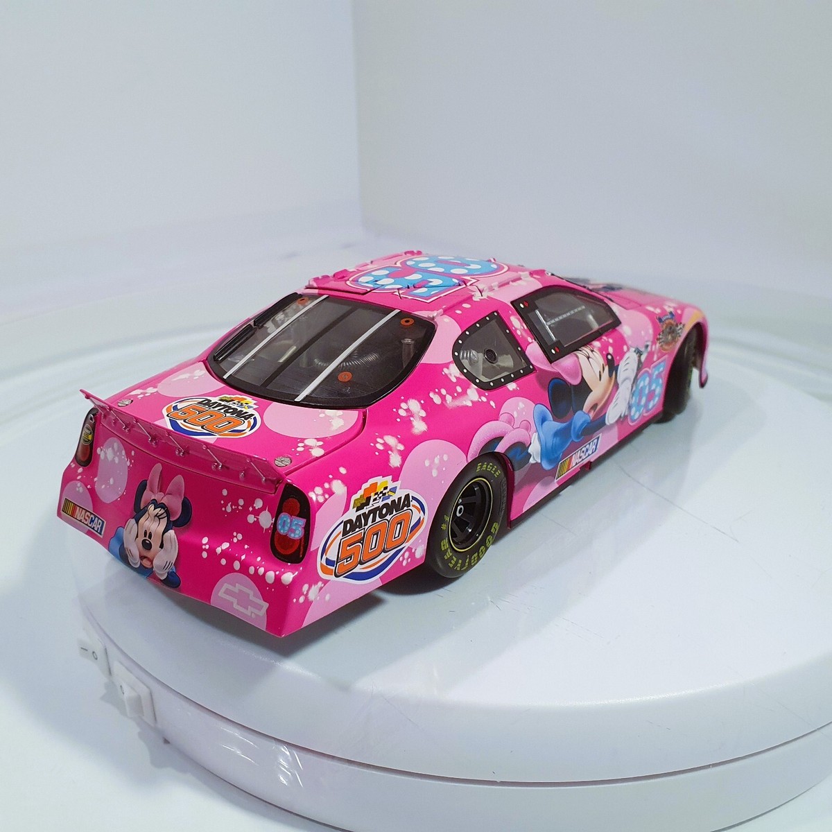 ナスカー 1/64 シボレー デイトナ500 ディズニー 2005 セット s-l1200.png