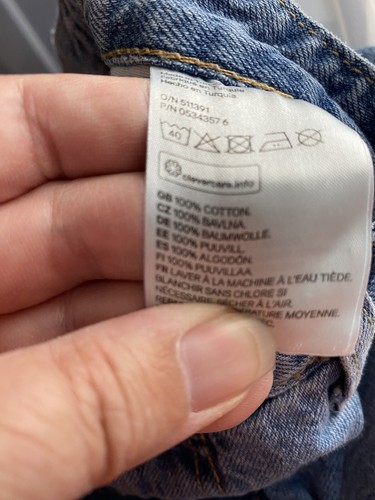H&M &Denim Jeans Women's Size 30 Boyfriend Jeans Button Fly Heavy Distressed - Picture 8 of 9